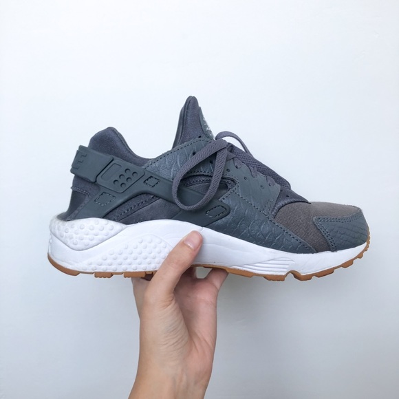 Sold❌ Nike huaraches - Picture 1 of 3